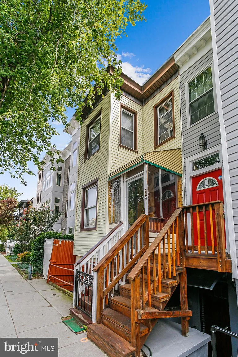 764 Park Rd NW photo 1