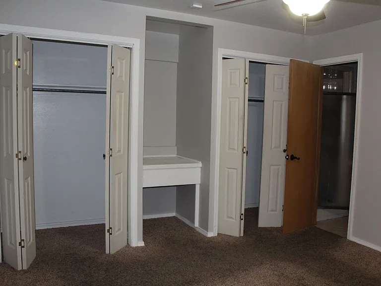 2217 Laneway Cir — Photo 24