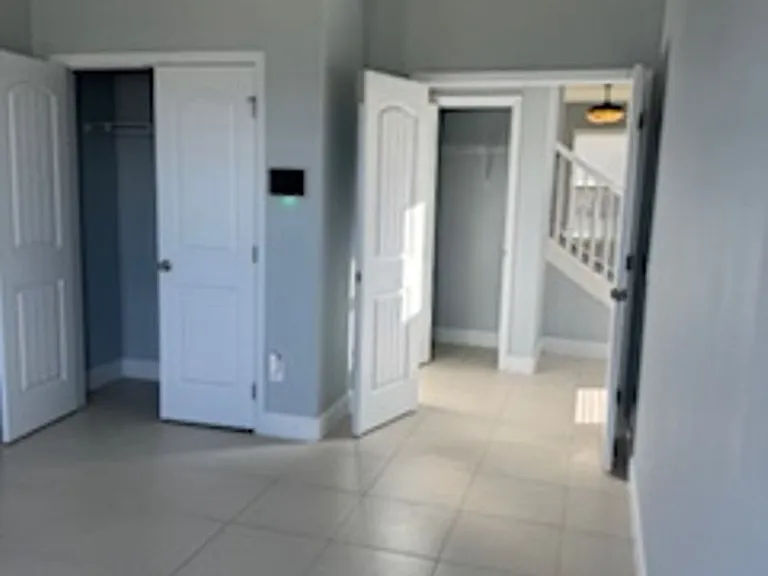 5717 SW 49th Ave — Photo 14