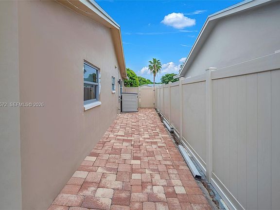 4th image of 22599 SW 65th Ave