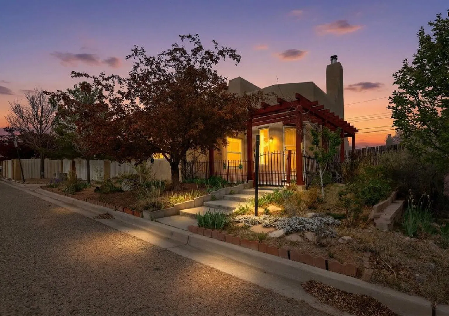 3 bed, 2186 sqft, $2,900 — Photo 3