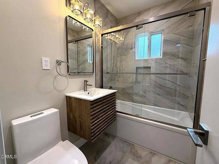 16744 Ludlow St — Photo 19
