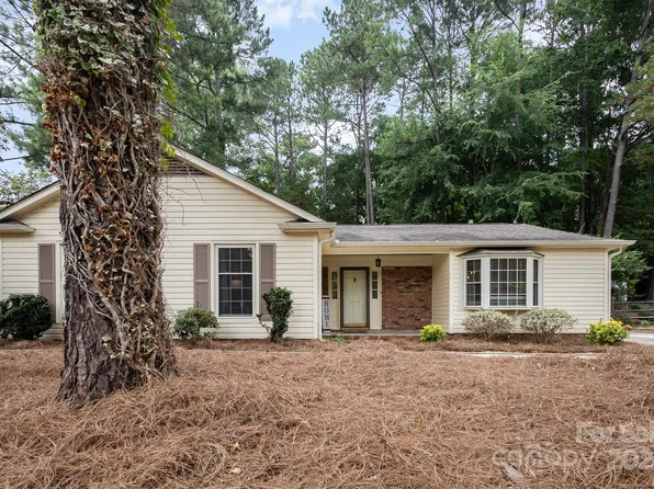 8634 Timbercrest Cir, Charlotte, NC 28226