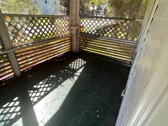 4th image of 701 Newton Ave S
