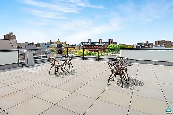 Rented by Friedman Mayer, LREB | media 9
