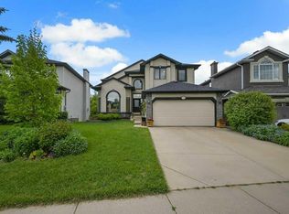 158 SE Valley Glen Hts NW, Calgary, AB T3B5S8