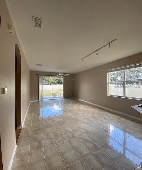 4905 Alavista Dr — Photo 10