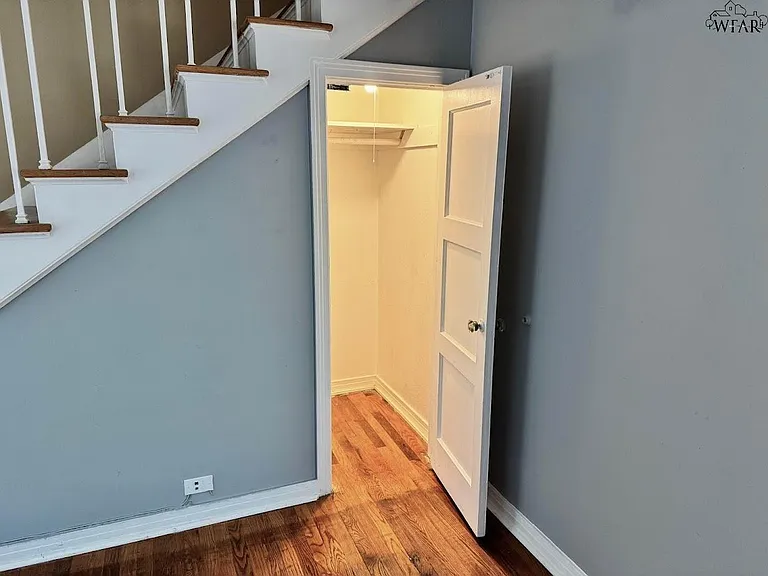 1801 Rose St — Photo 5