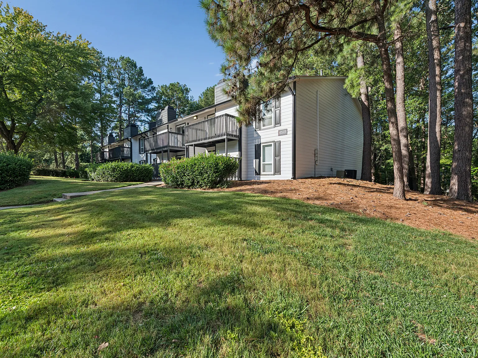 Laurel Oaks — Photo 2