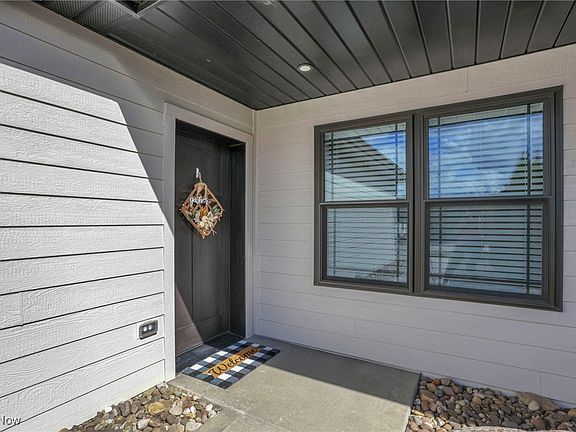 5th image of 1003 Sycamore Ln