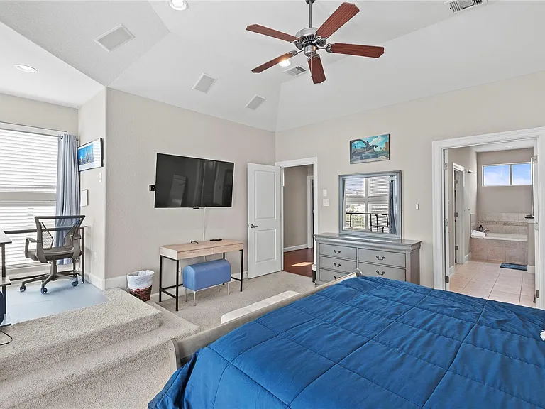 2818 Polk St — Photo 15