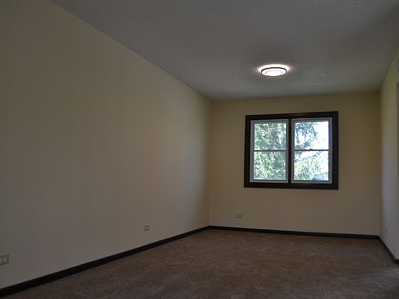 4th image of 4656 Imperial Dr
