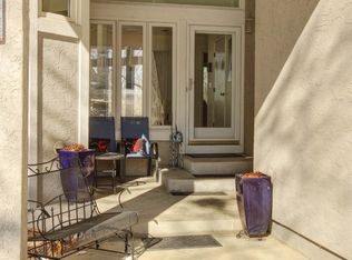 8232 NW Lakeview Ct, Parkville, MO 64152