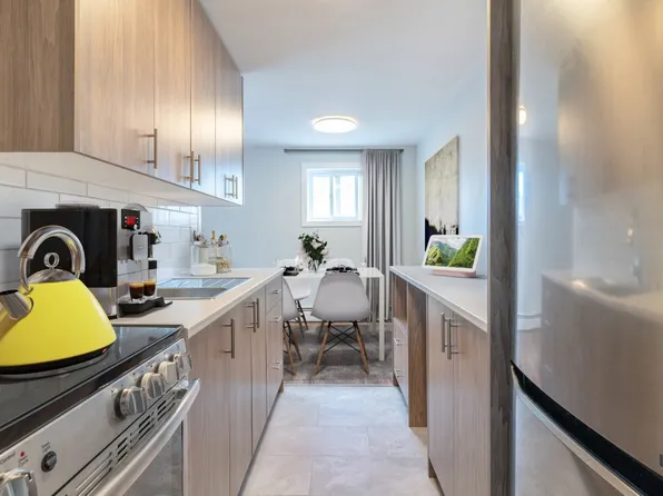 621 Base Line Road East