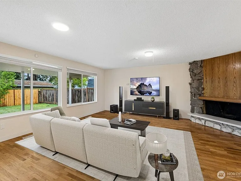 6202 84th St SW — Photo 17