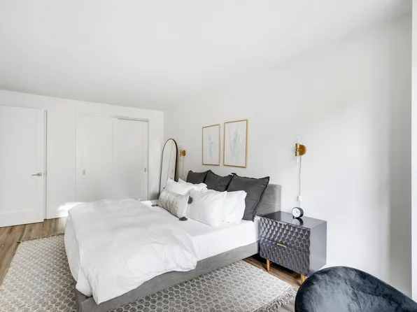 330 West 58th Street image 7 of 23