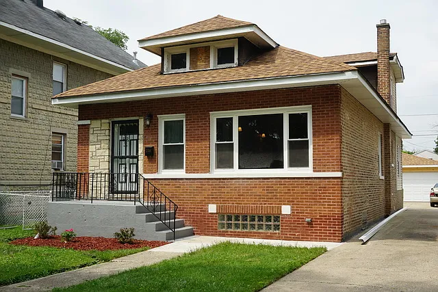 236 S 17th Ave photo 1