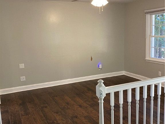 5th image of 453 Clover Hill Pl