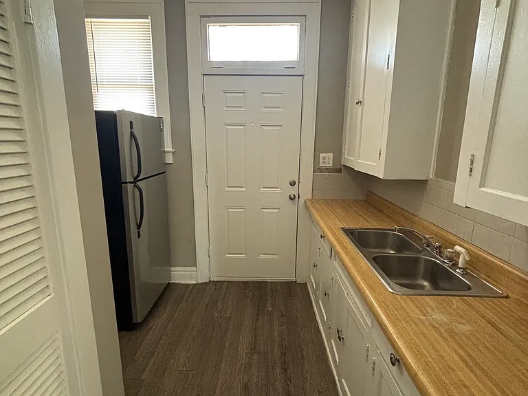 244 W 13th St #6 — Photo 7