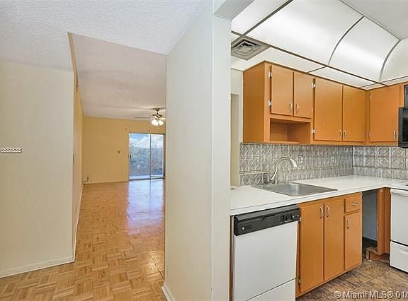 2nd image of 7501 NW 16th St APT 3508