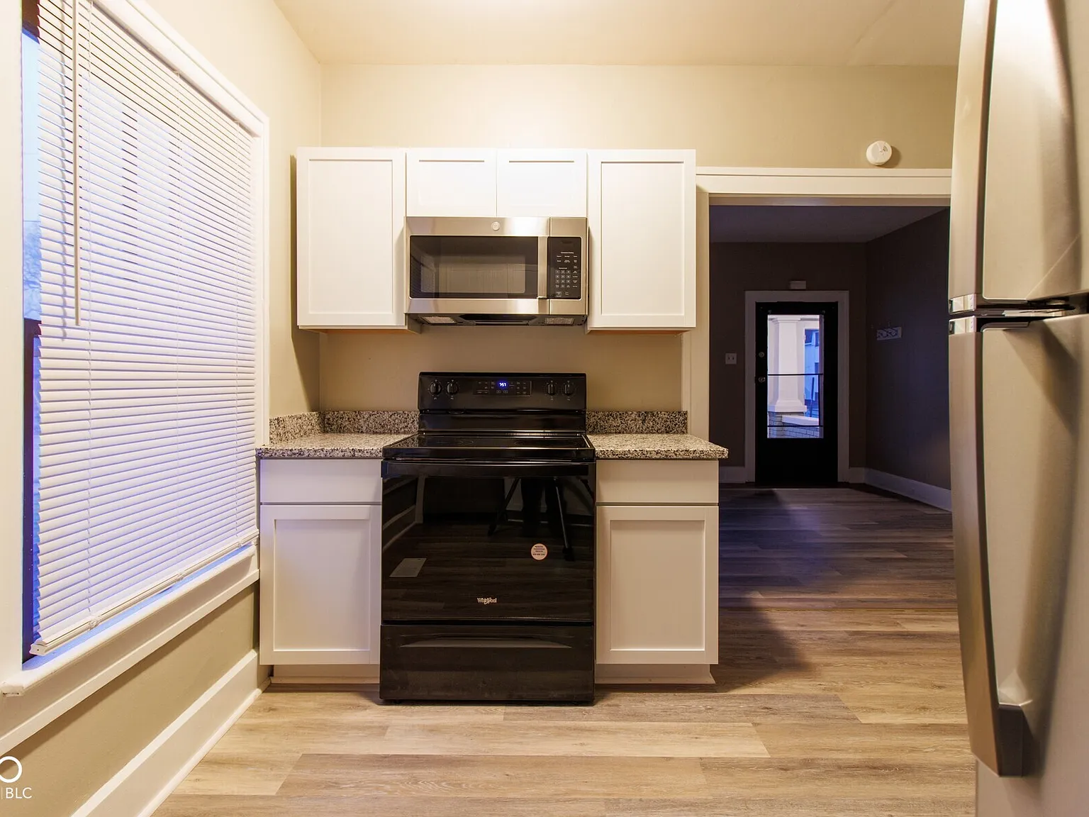 3 bed, 3.0 bath, 1369 sqft, $1,799 — Photo 3