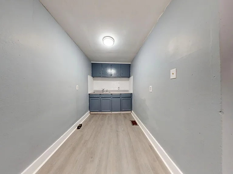 154-156 Gordon Pl — Photo 6