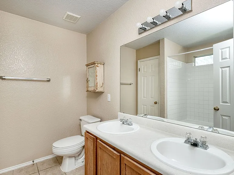 124 Hunter Rex Way — Photo 8