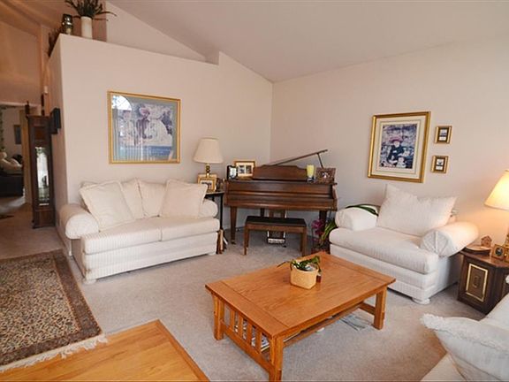 Living Rm, Hall