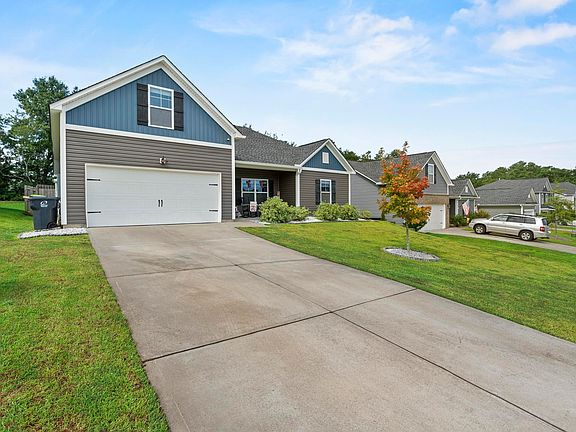 3rd image of 142 Druid Rd