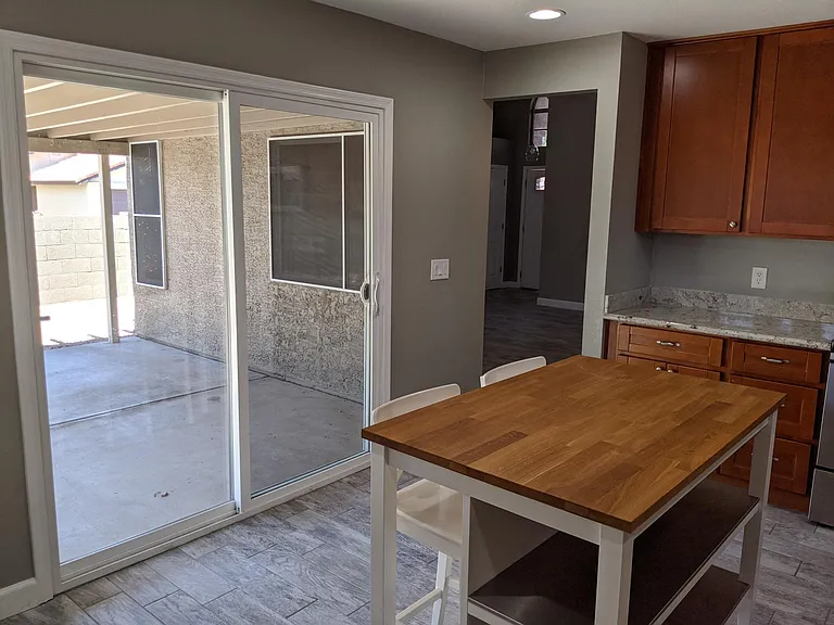 1184 N Bullmoose Dr — Photo 2