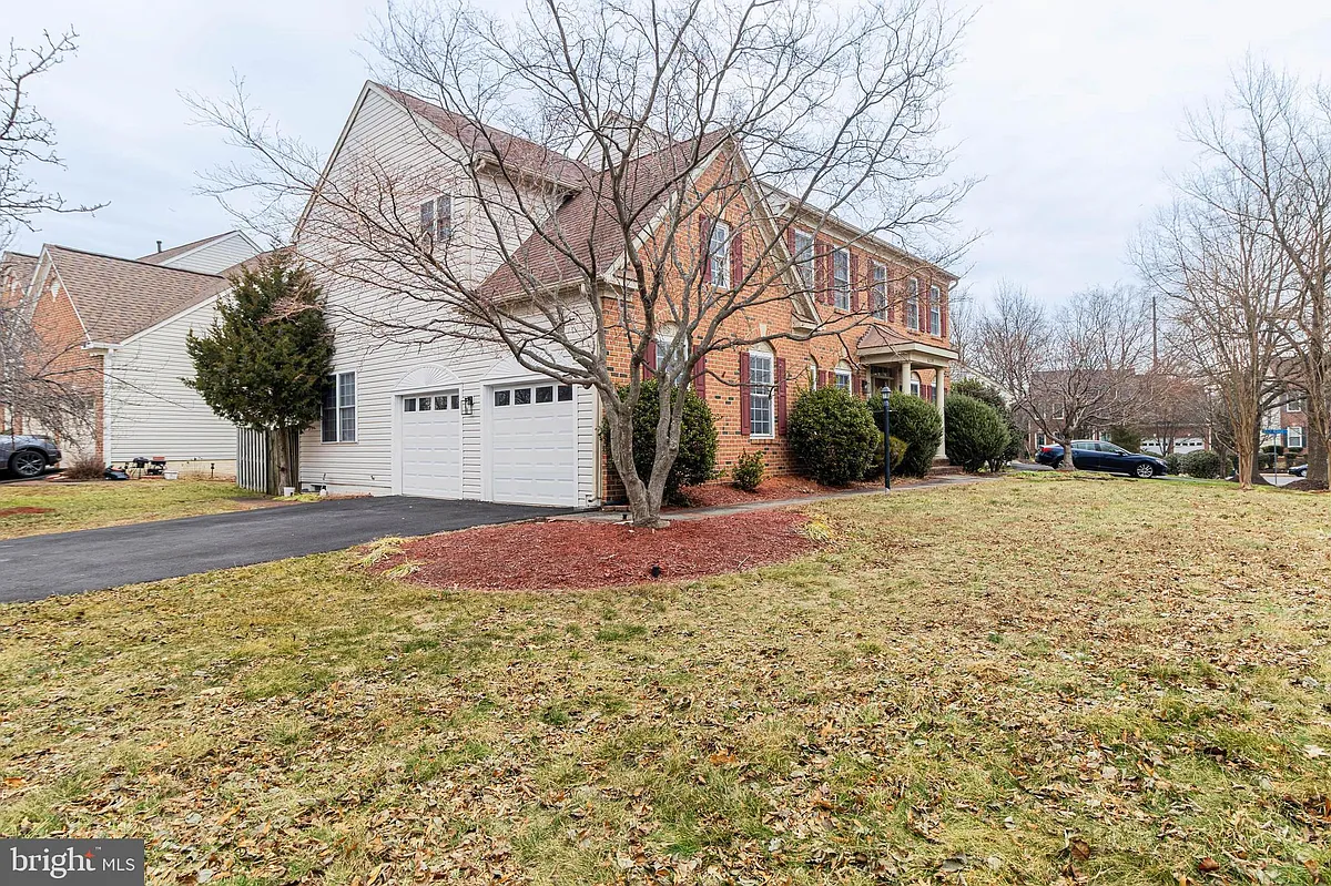 Building Photo - 6239 Willowfield Way