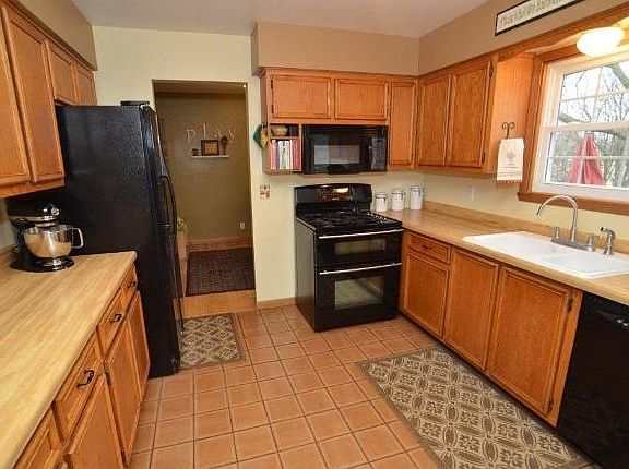 5th image of 36713 Meadow Dr