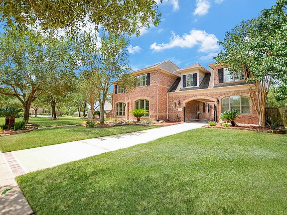5th image of 1318 Lake Sydney Dr