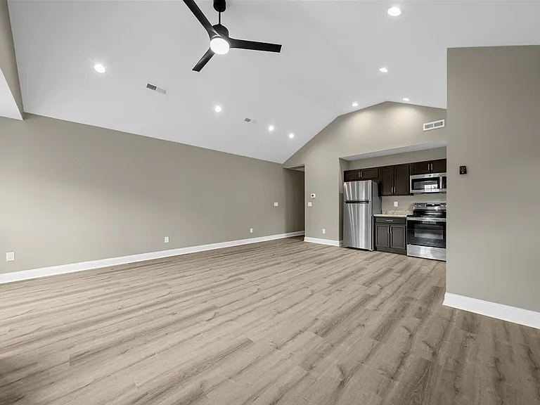115 Holley St #B — Photo 4
