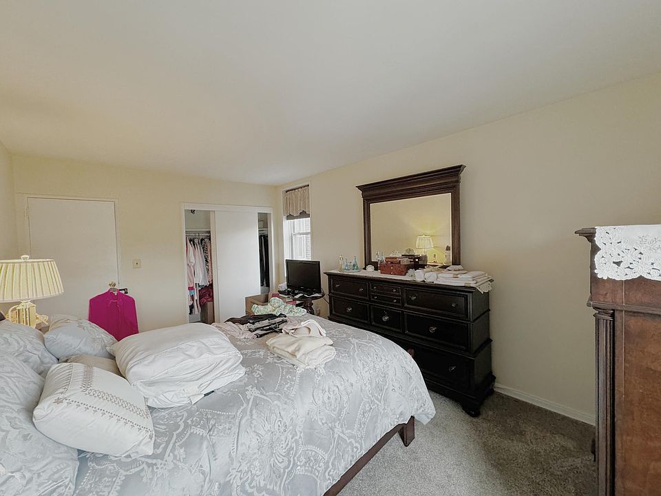 2nd image of 2160 Center Ave APT 2S