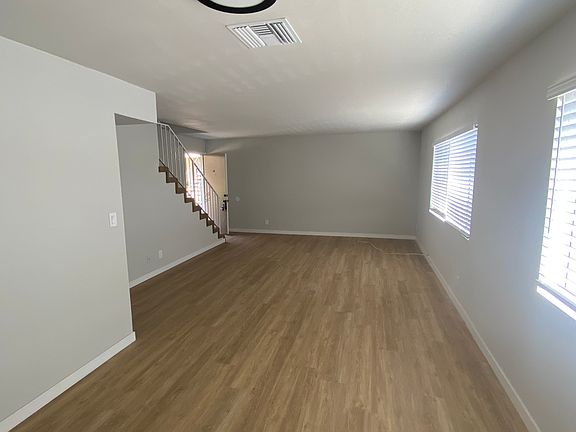 5th image of 18375 Collins St #124