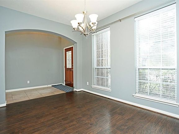 4th image of 6007 Dover Creek Ln