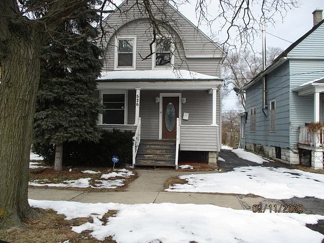 526 Washington St photo 1