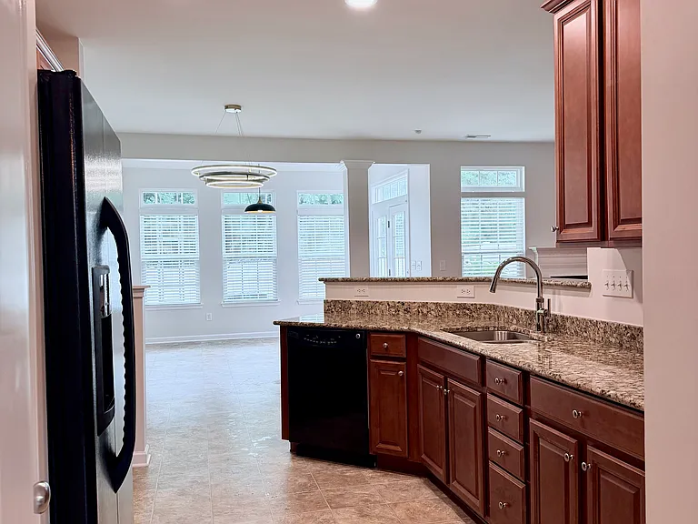380 Battery Cir — Photo 5