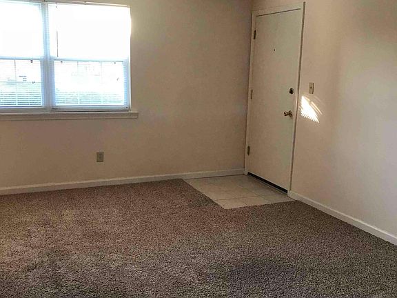 Entry/Living Area