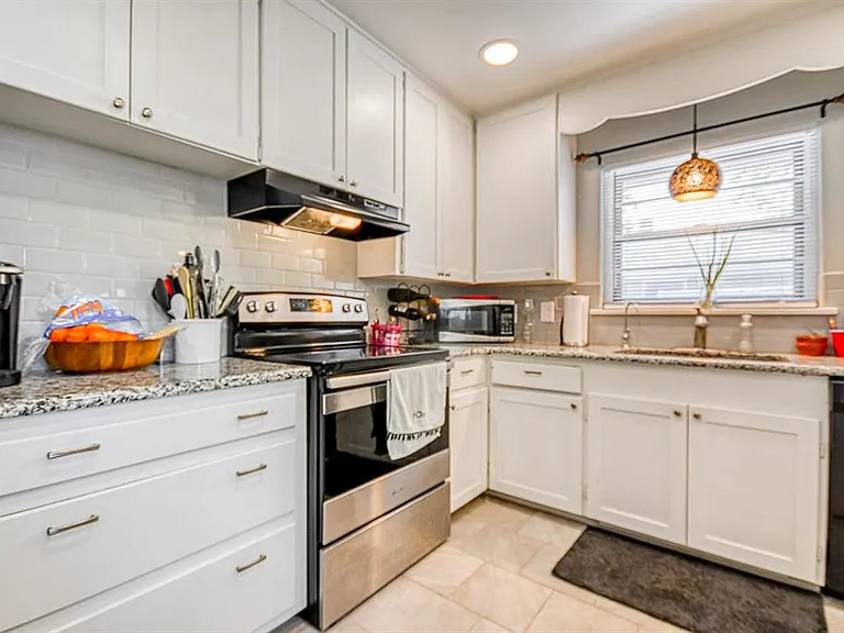 1205 Westlawn Dr — Photo 12