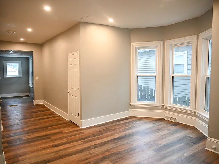 4015 Whitman Ave — Photo 8