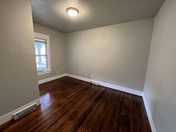 2nd image of 916 Highland Ave SE