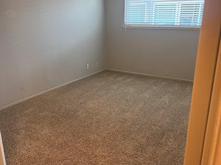 Foothill Manor — Photo 29