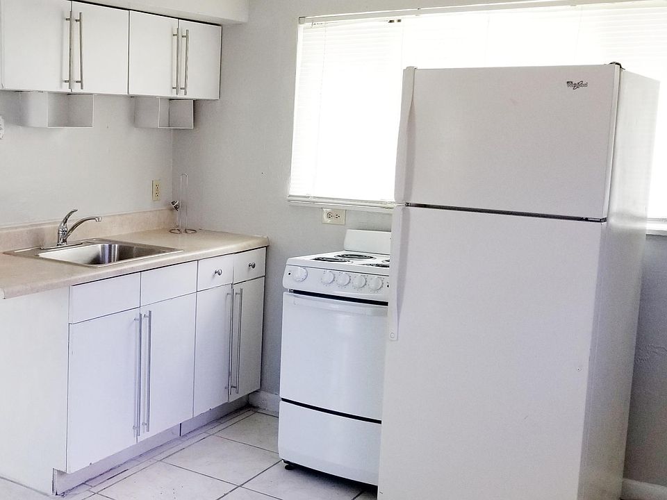 2nd image of 6040 Funston St #11