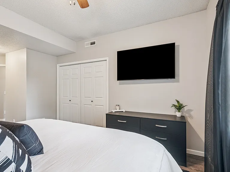 80 Circle Dr #5 — Photo 18
