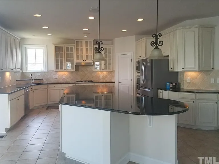 420 Hilliard Forest Dr — Photo 10