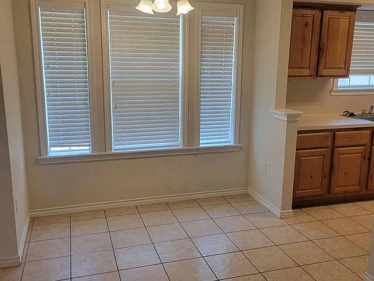 2327 Cornell Dr — Photo 3