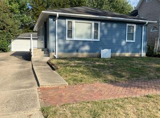 1177 N Cedar St, Galesburg, IL 61401