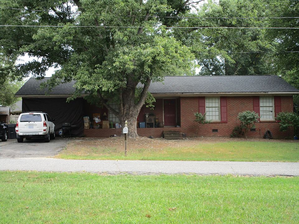 2nd image of 203 General Robert E Lee St